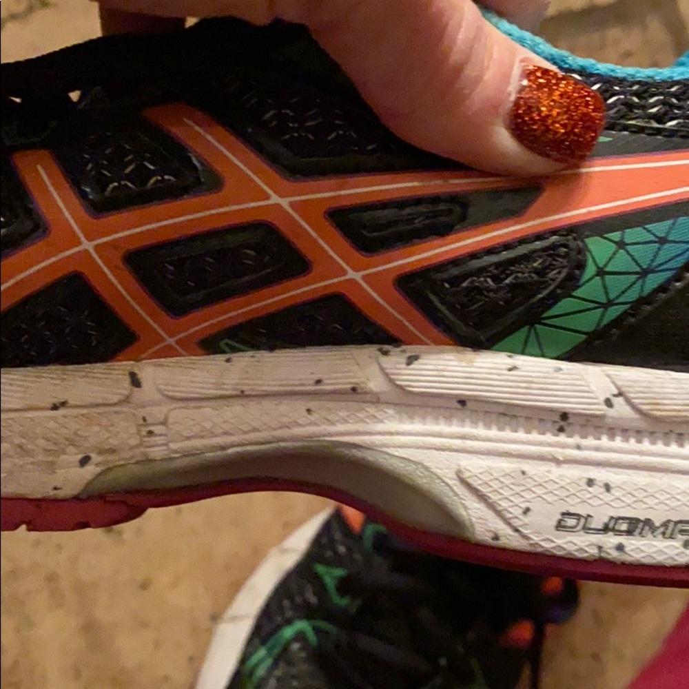 Women’s ASICS - Picture 8 of 8